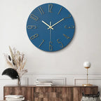 Horloge murale design moderne dans un salon