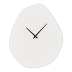 Horloge murale organique en ciment blanc cassé 28x33 cm avec forme irrégulière