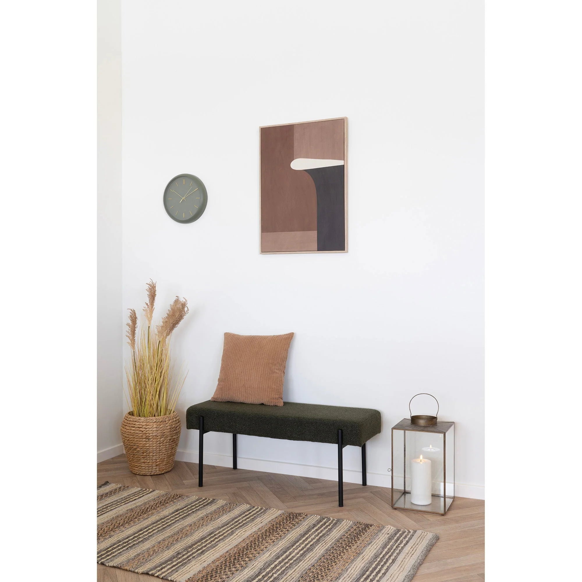 Panchette rembourrée verte avec pieds noirs pour décoration intérieure moderne