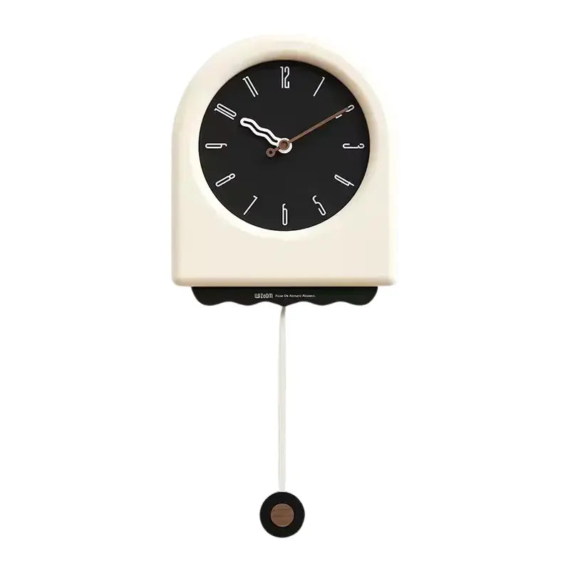 Horloge à pendule moderne fond blanc