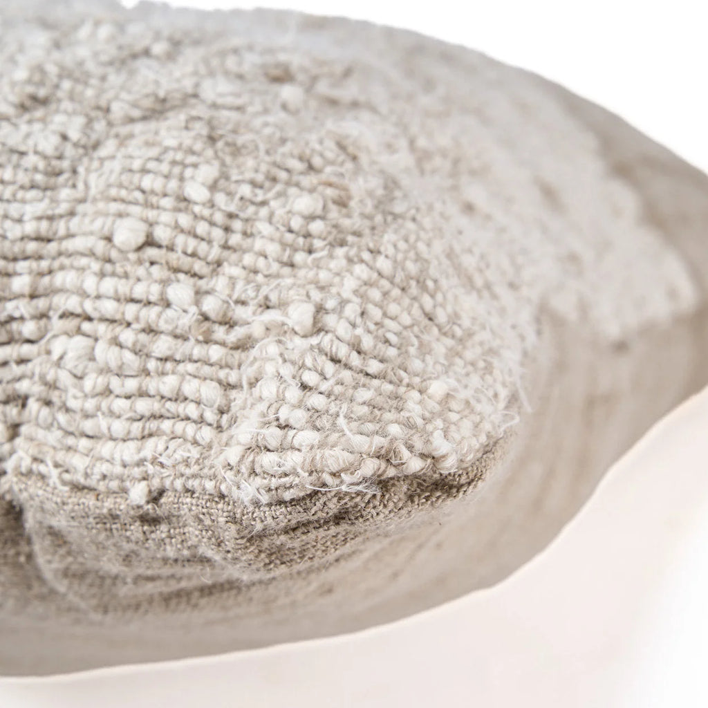 Housse de coussin carré en lin naturel beige texturé et effiloché