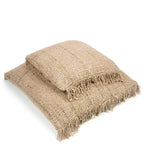 Deux coussins carrés beige en coton frangé 40x40 cm en jute à bords effilochés
