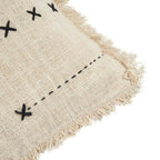 Housse de coussin carrée en coton beige broderie noire à franges