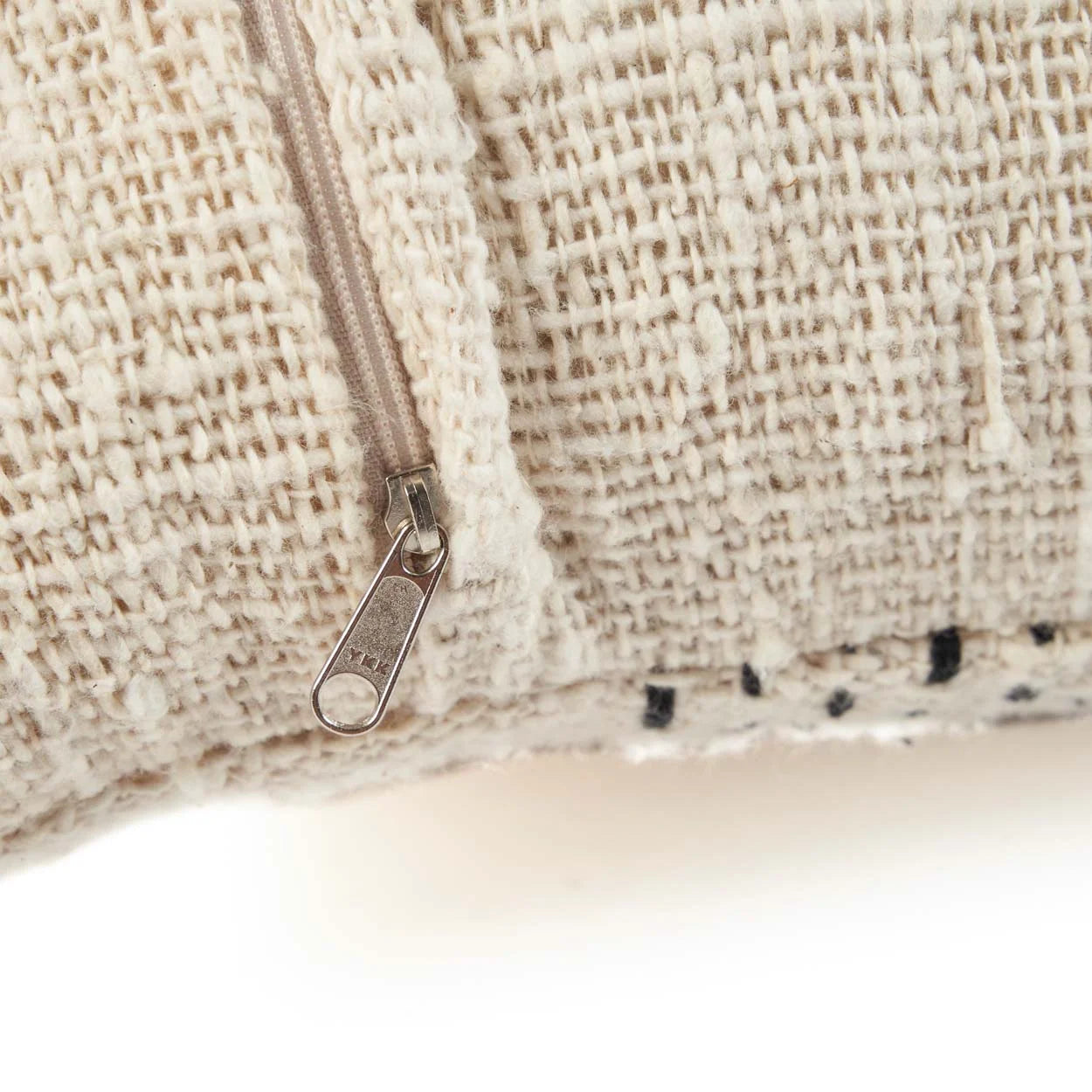 Housse de coussin carrée en coton tissé motif rayé noir