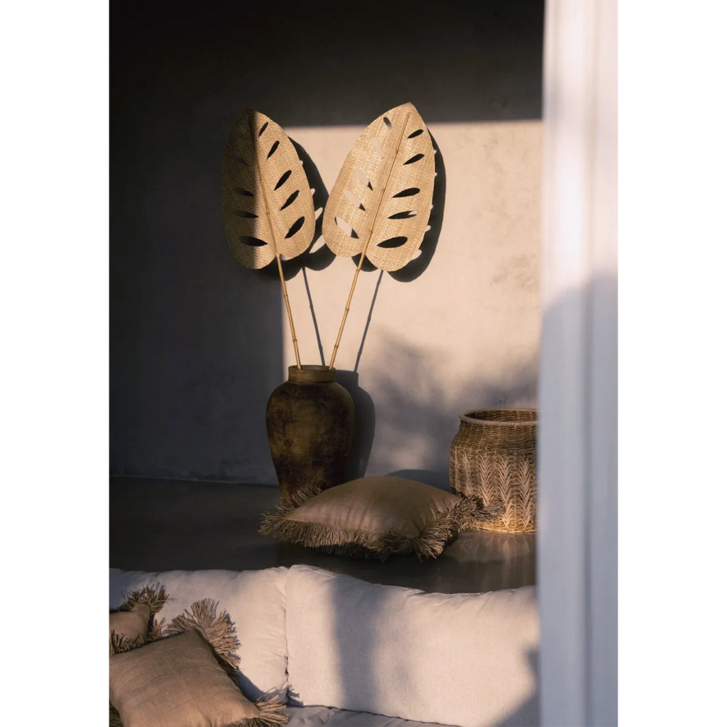 Housse de coussin carrée en jute et raphia beige avec franges
