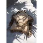 Housse de coussin carrée en jute et raphia beige avec franges