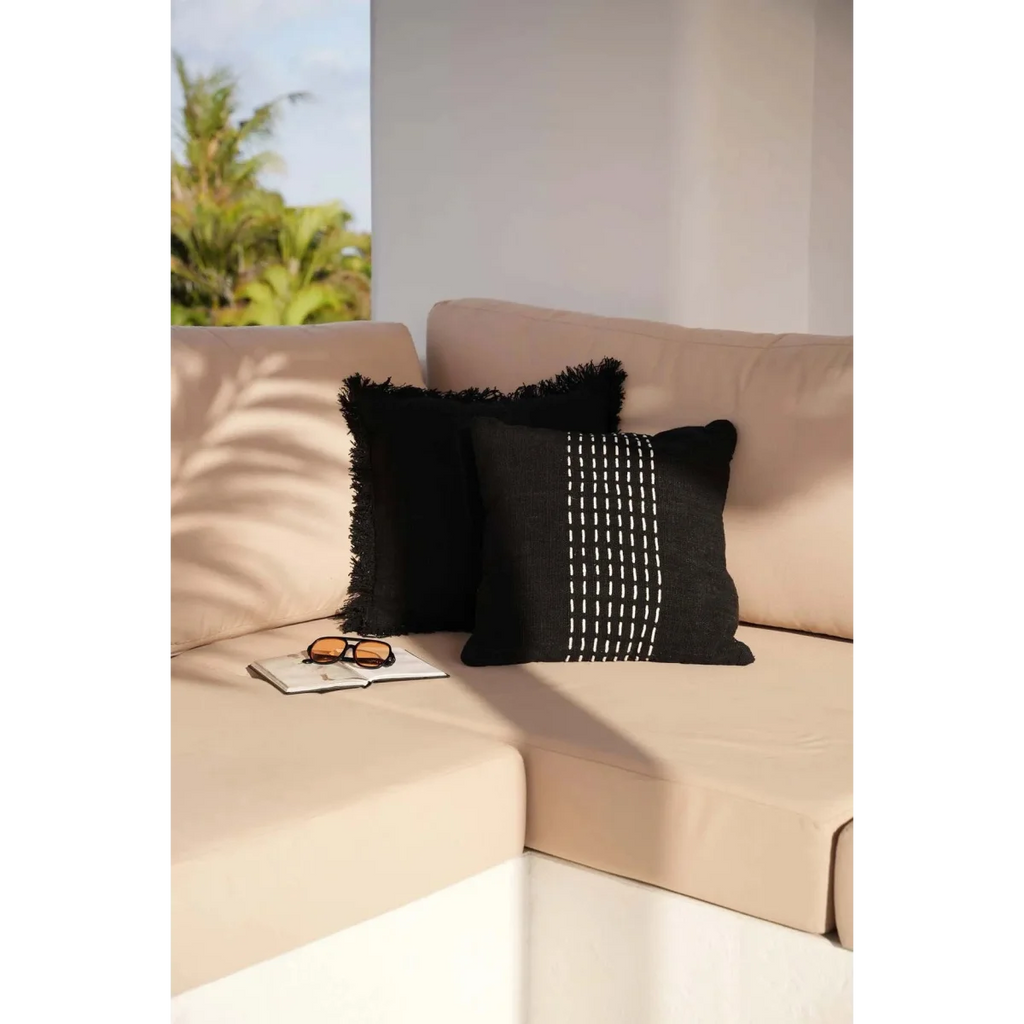 Housse coussin carrée noire lune avec franges – 50x50 cm