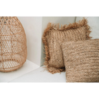 Chaise panier tressée en raphia naturel aux bords frangés ton neutre