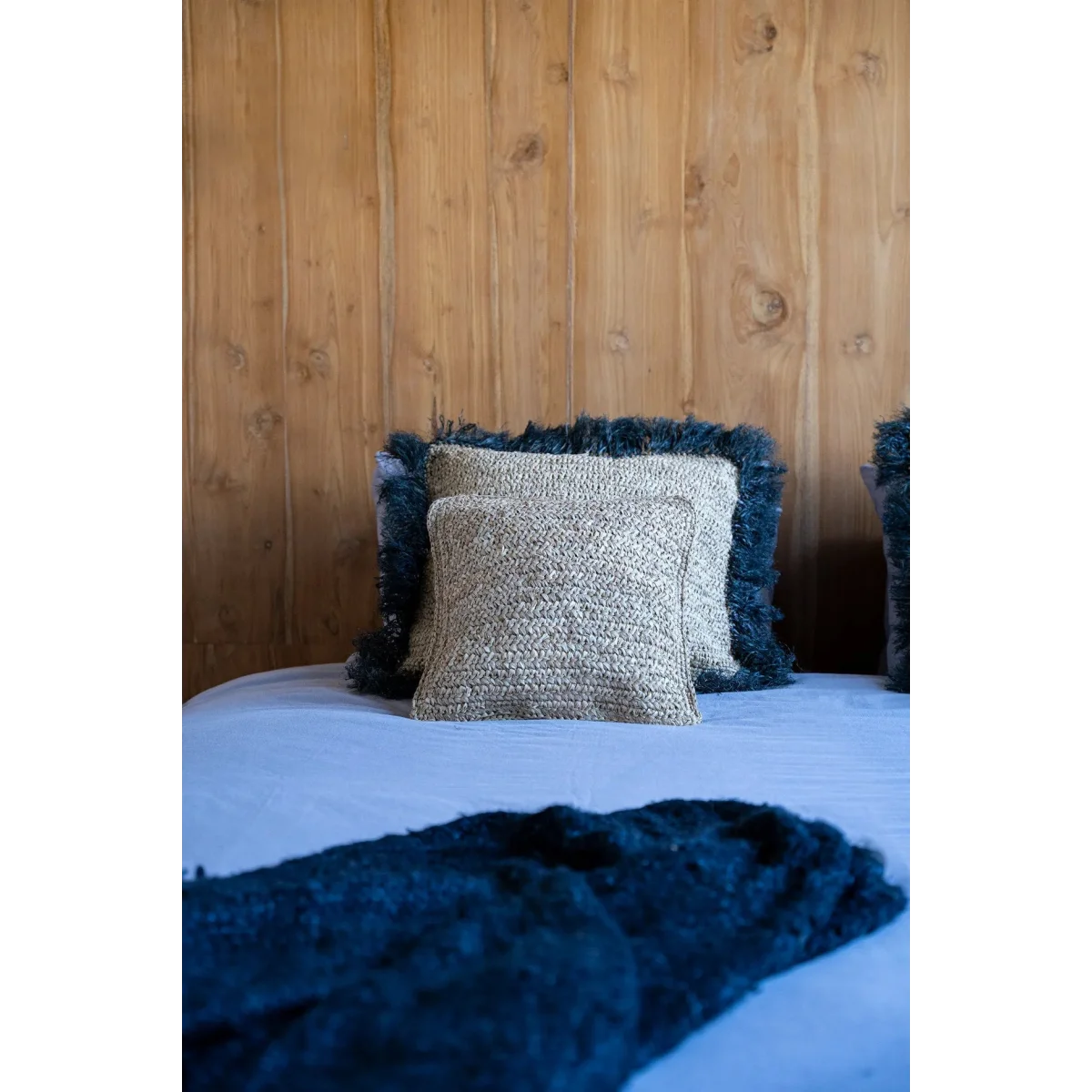 Housse de coussin carrée en raphia tressé beige texturé