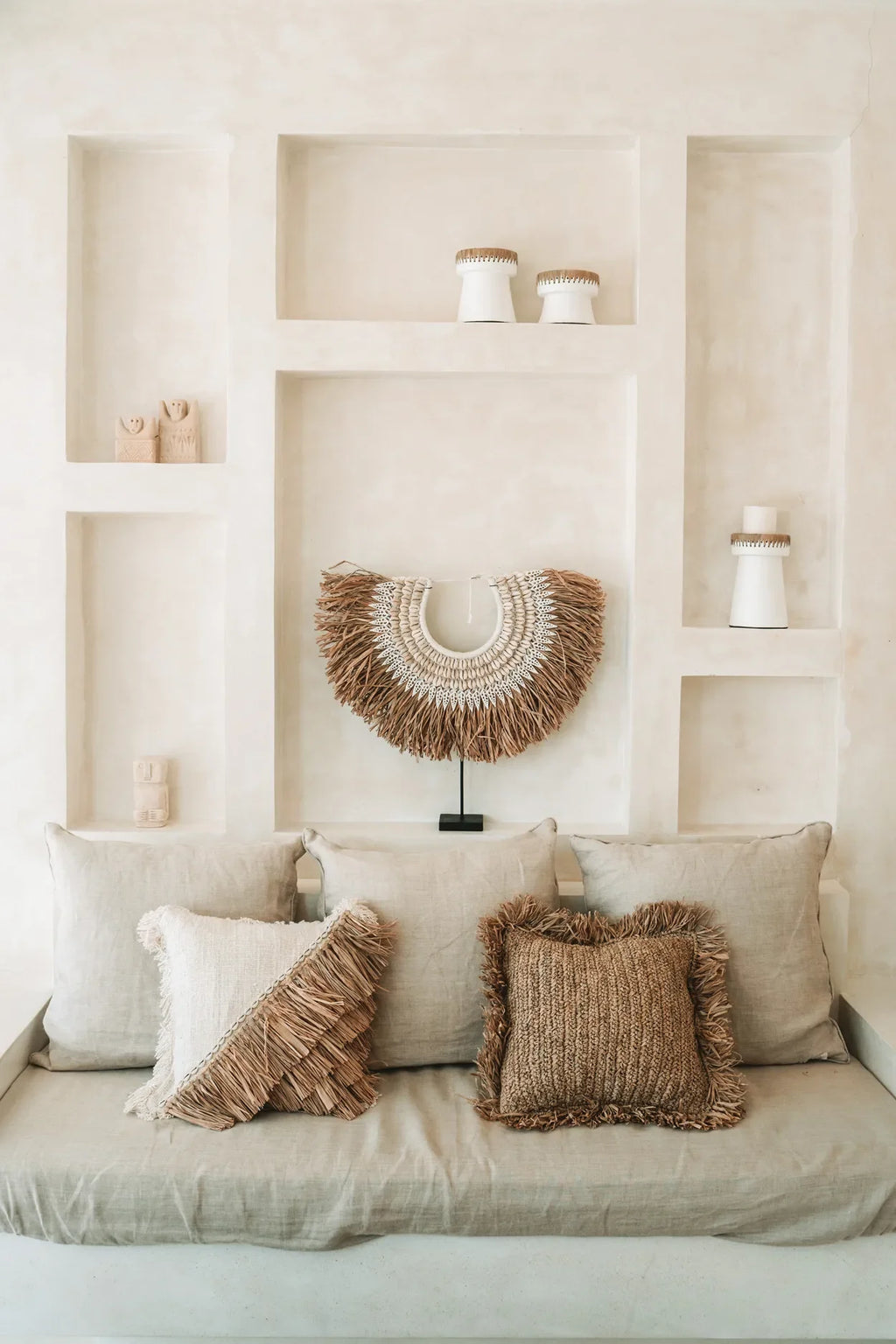 Housse de coussin carrée en raphia naturelle pour une décoration bohème neutre