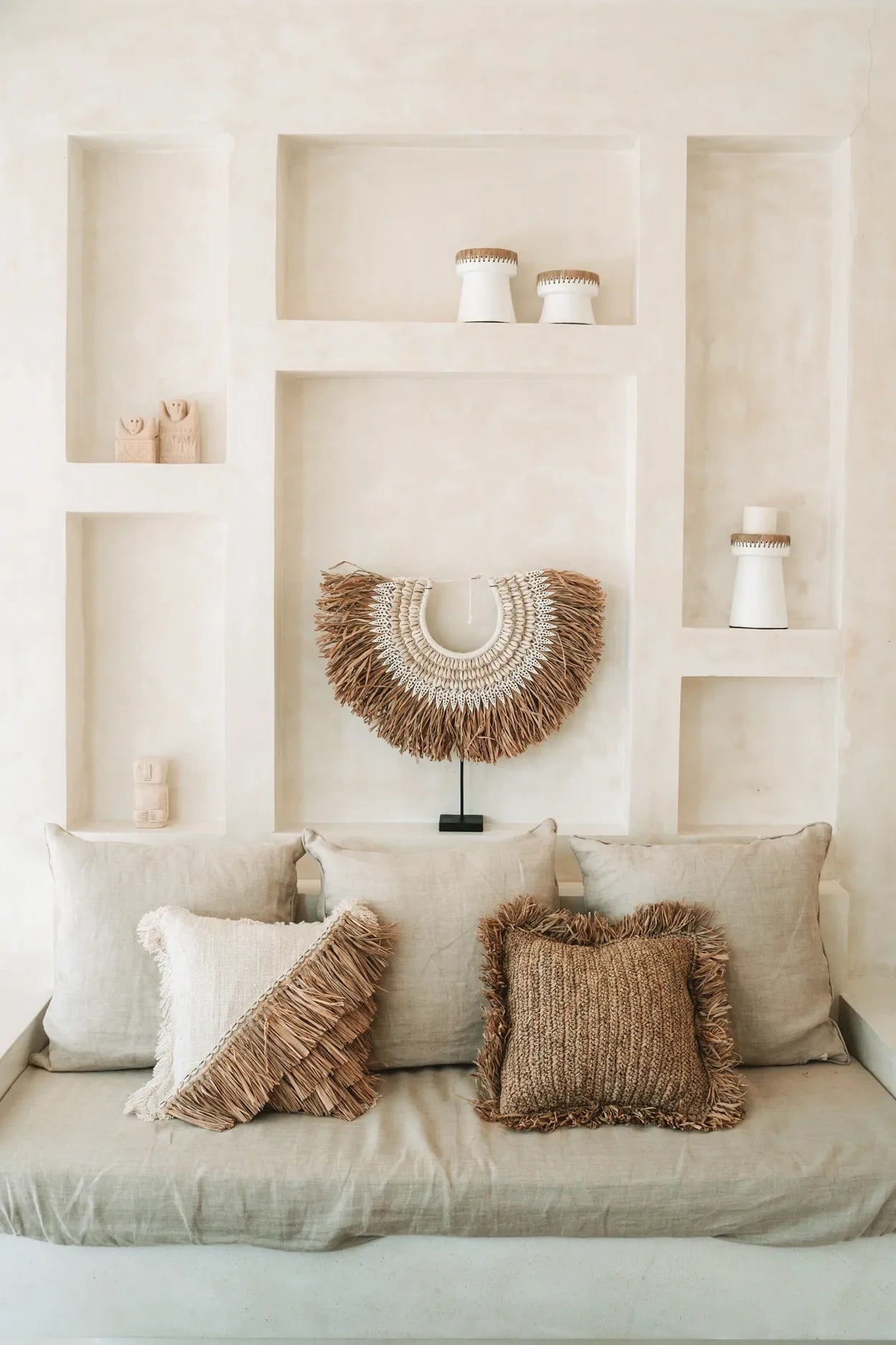 Housse de coussin carrée en raphia naturelle pour une décoration bohème neutre