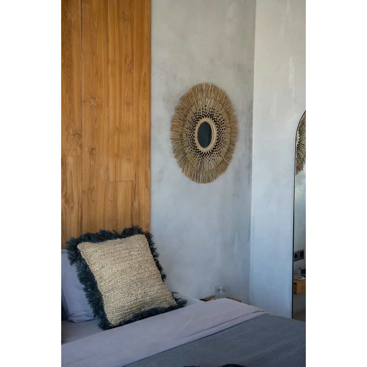 Miroir rond en paille style bohème pour décoration intérieure naturelle