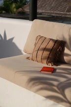 Coussin beige en coton avec rayures marron 40x40 cm pour décoration intérieure