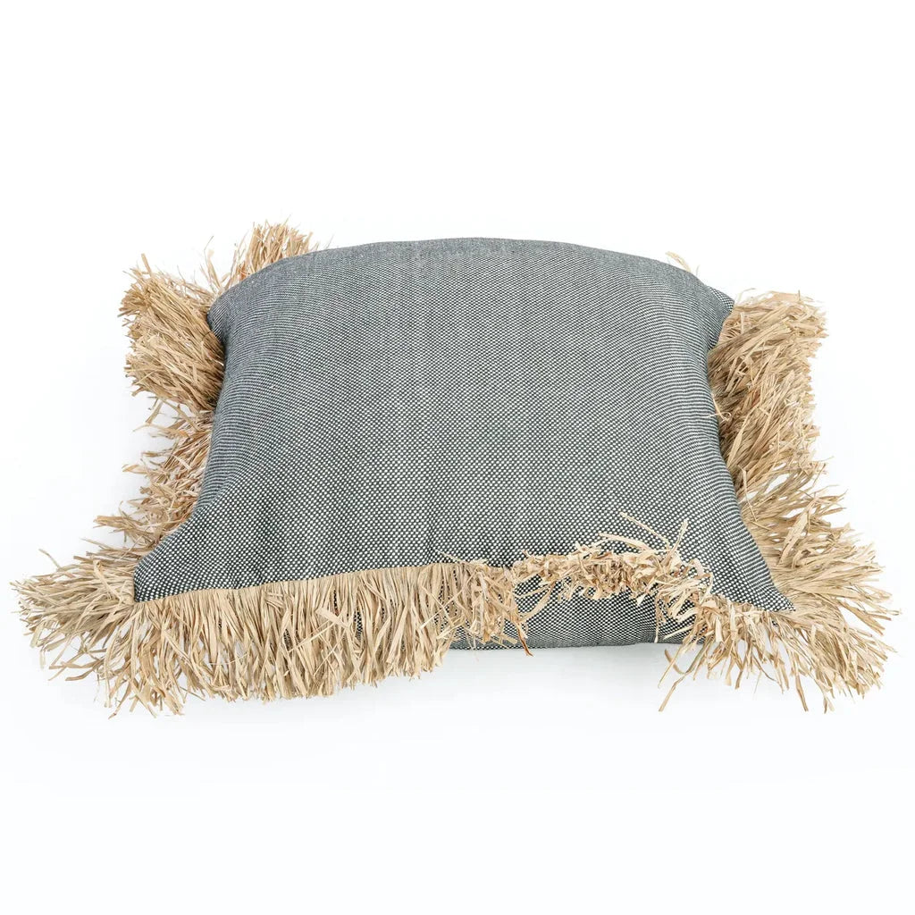Coussin en coton Bonita noir naturel 60x60 avec franges grises élégantes