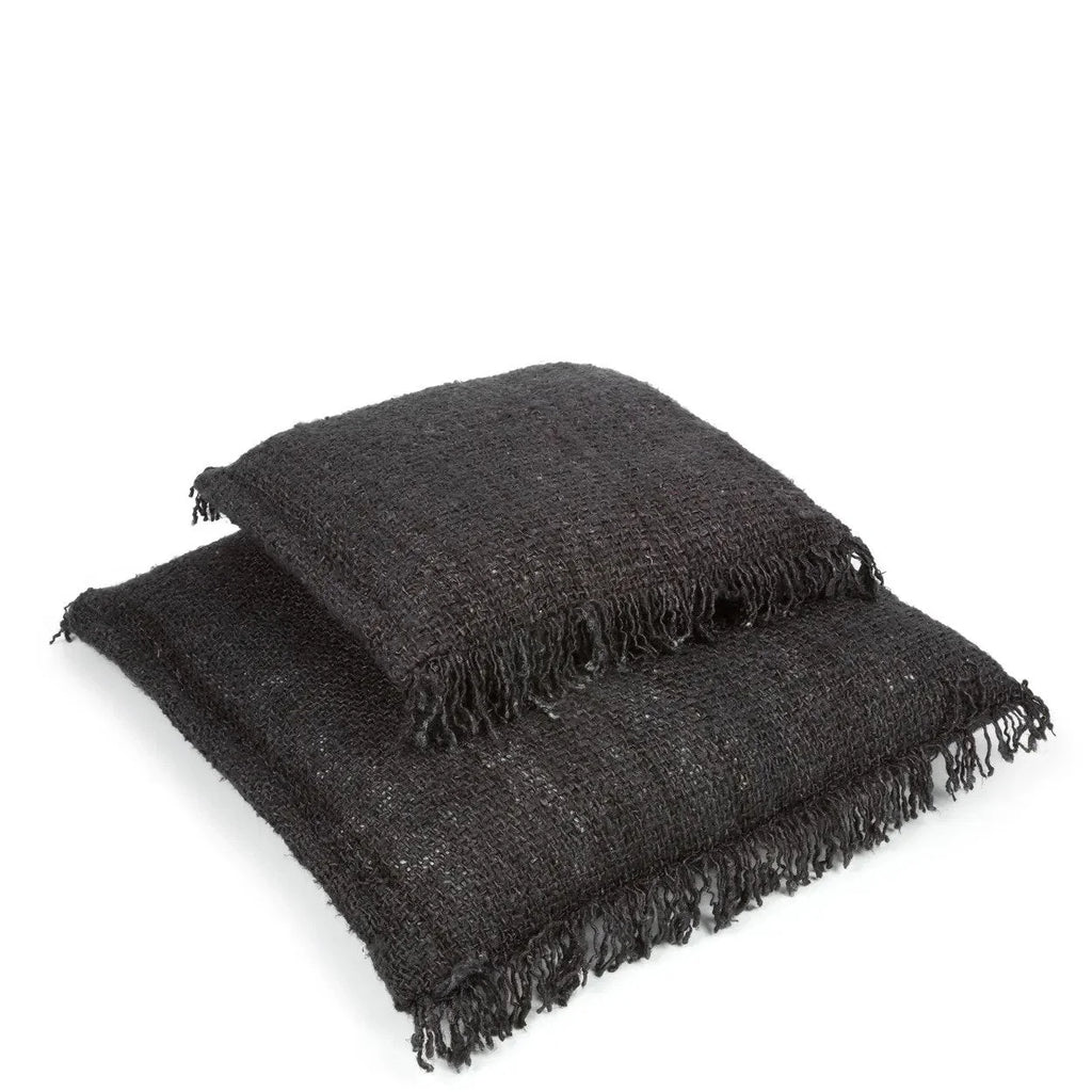Housse de coussin coton noir frangé 60x60 cm avec deux coussins tissés à franges