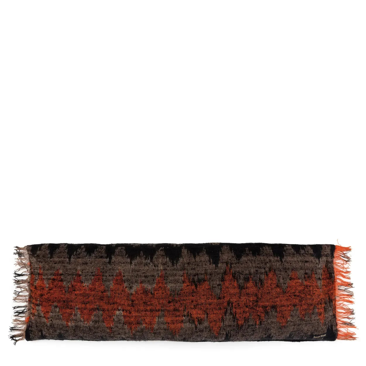 Echarpe à motif zigzag avec franges, associé au coussin en coton noir orange 35x100 cm