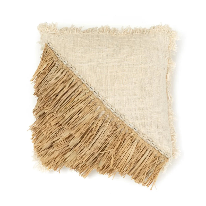 Housse de coussin en coton et raphia blanc naturel avec coquillages – 60x60 cm