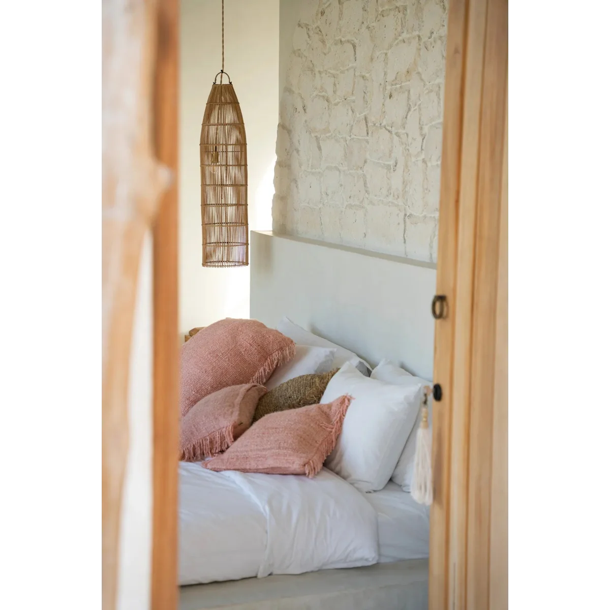 Housse de coussin en coton rose saumon 40x40 cm avec oreillers blancs et roses