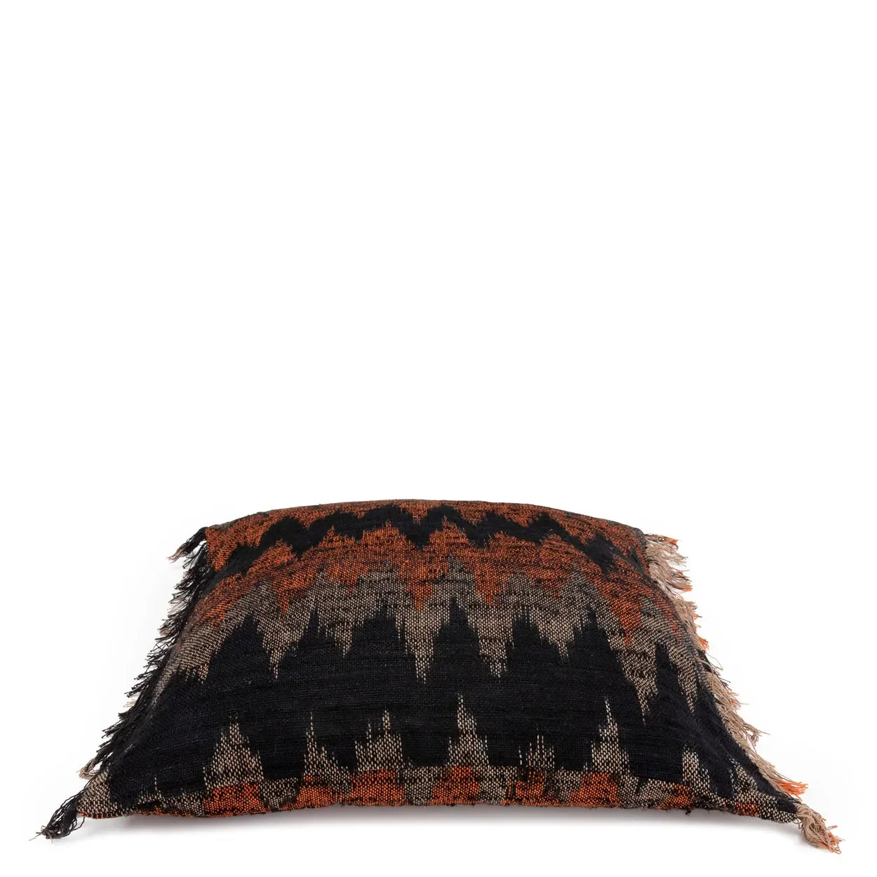 Coussin en coton noir et orange avec motif ethnique et bord frangé zigzag 60x60 cm