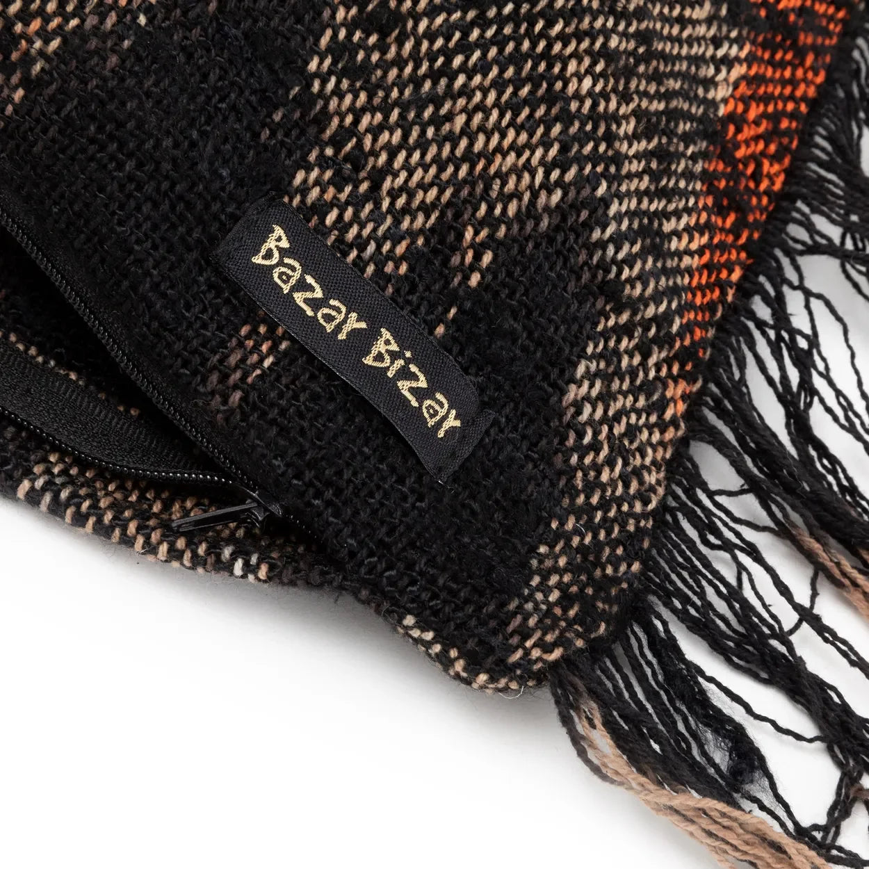 Écharpe tissée avec franges et fermeture éclair, harmonie de noir, orange, motif ethnique