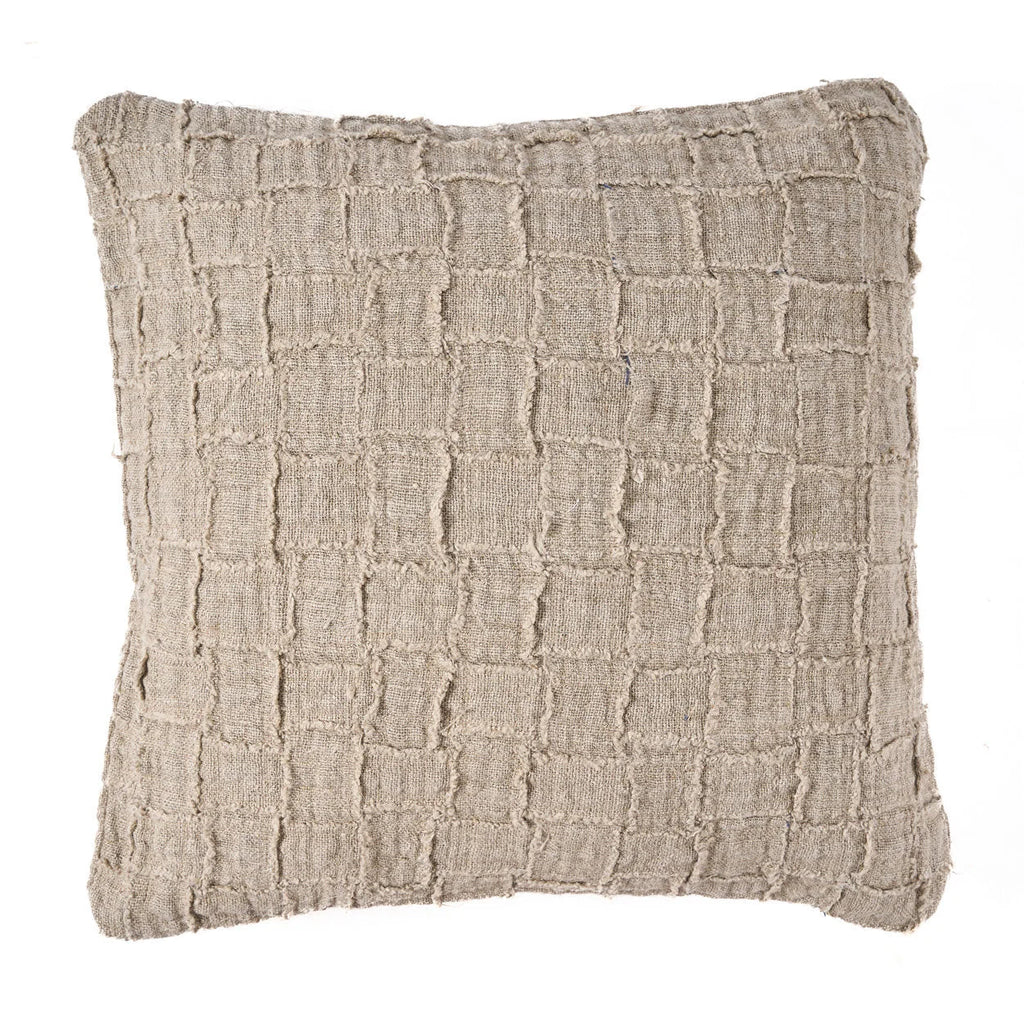 Housse de coussin en lin beige à carreaux relief texturés et bords effilochés