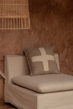 Housse de coussin en lin beige à motif croix et franges, 50x50 cm