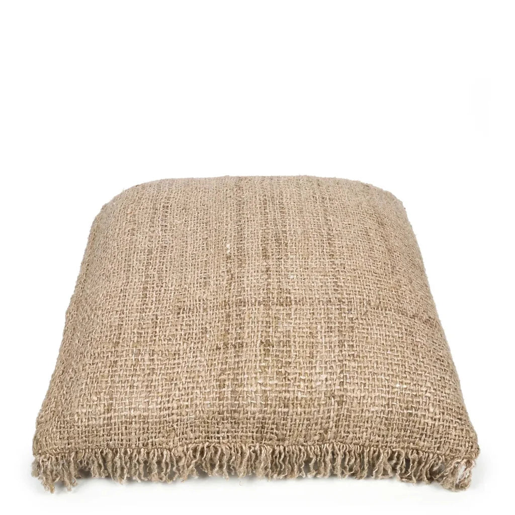 Coussin en burlap frangé Oh My Gee beige 60x60 cm décoratif et élégant