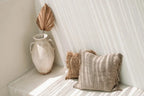 Housse de coussin Oh My Gee beige 60x60 avec des coussins décoratifs neutrals