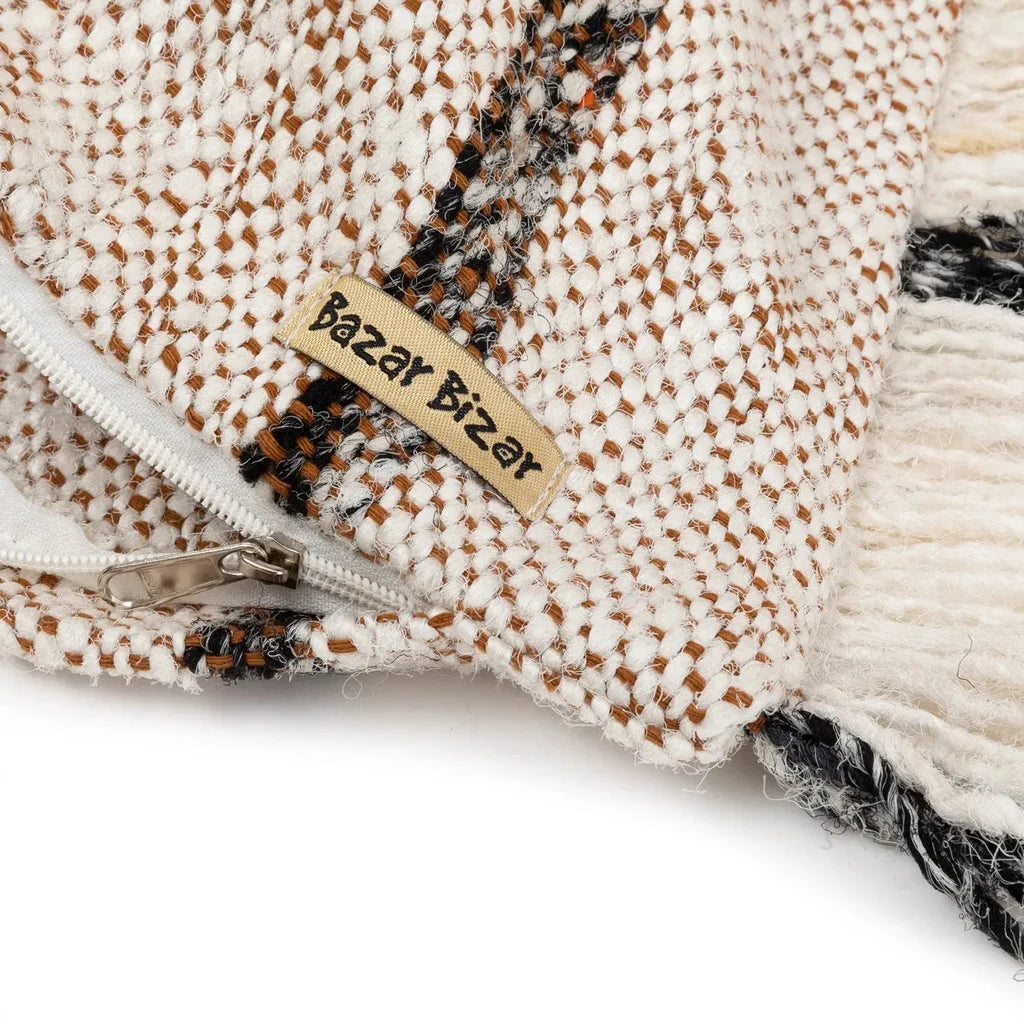 Coussin Woven avec zip et étiquette de marque La housse de coussin Oh My Gee Bohémien Blanc 30x50