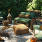 Espace de vie extérieur avec La housse de coussin Oh My Gee Marron 35x100_40