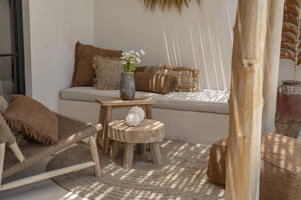 Coussins Oh My Gee Marron dans un intérieur boho avec textures naturelles