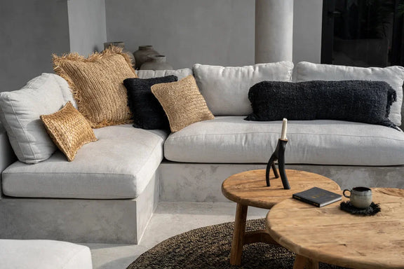 Sofa sectionnel aux teintes neutres avec coussins texturés Oh My Gee Noir Marine 40x40