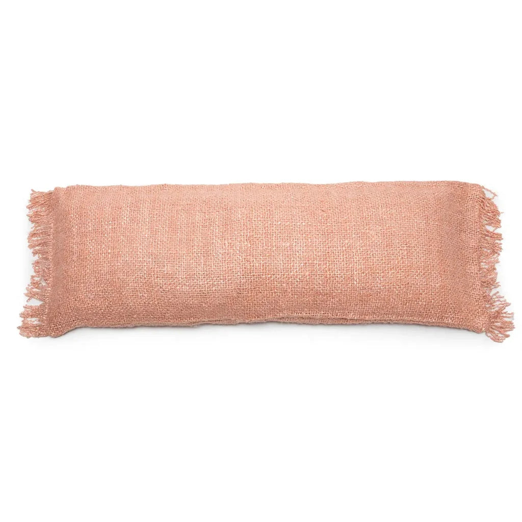 Coussin rectangulaire texturé et avec franges en rose saumon Oh My Gee 35x100_40