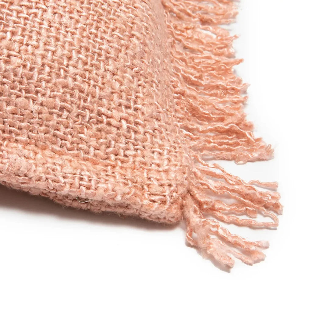 Coussin Oh My Gee rose saumon tissé avec franges, 60x60cm, design décoratif