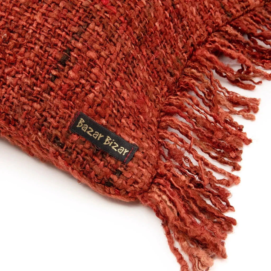 Jeté orange tissé avec franges, produit La housse de coussin Oh My Gee - Rouge cerise