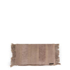 Châle rayé taupe avec franges, parfait pour la housse de coussin Oh My Gee Velours béton 30x50