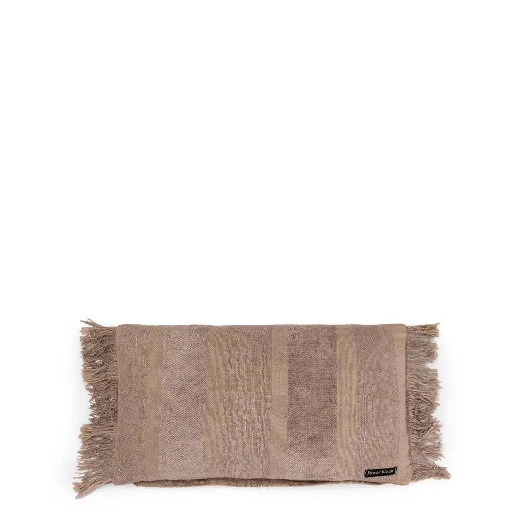 Châle rayé taupe avec franges, parfait pour la housse de coussin Oh My Gee Velours béton 30x50