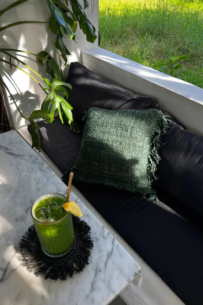 Smoothie vert rafraîchissant au citron sur housse de coussin Oh My Gee Vert Forêt 60x60_40