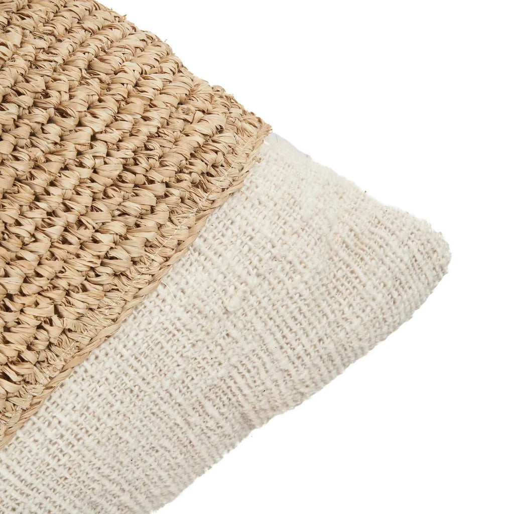 Oreiller en raphia et coton 50x50 cm avec tissage en paille et tissu naturel