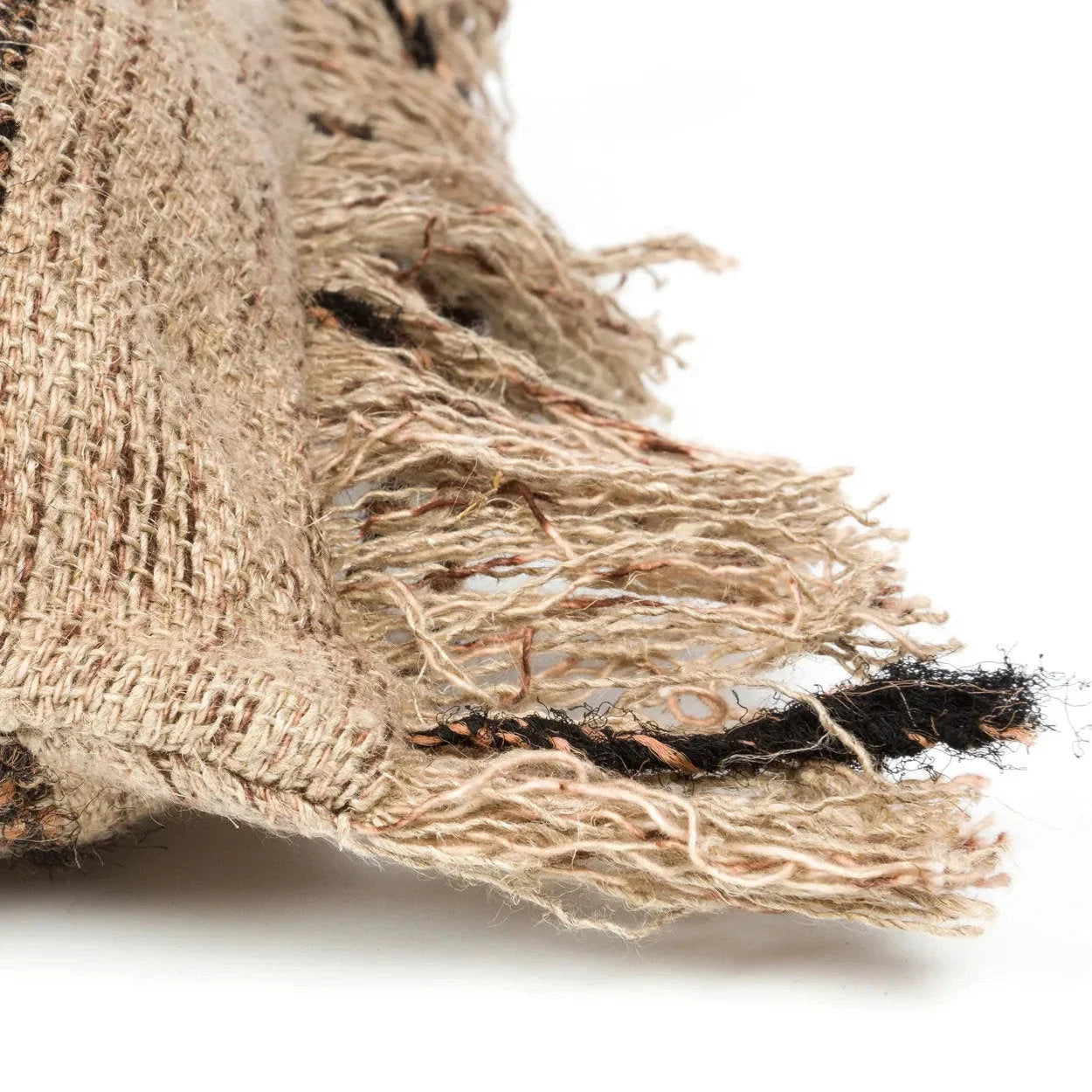 Housse de coussin rectangulaire en coton beige et noir avec franges et tissu burlap naturel