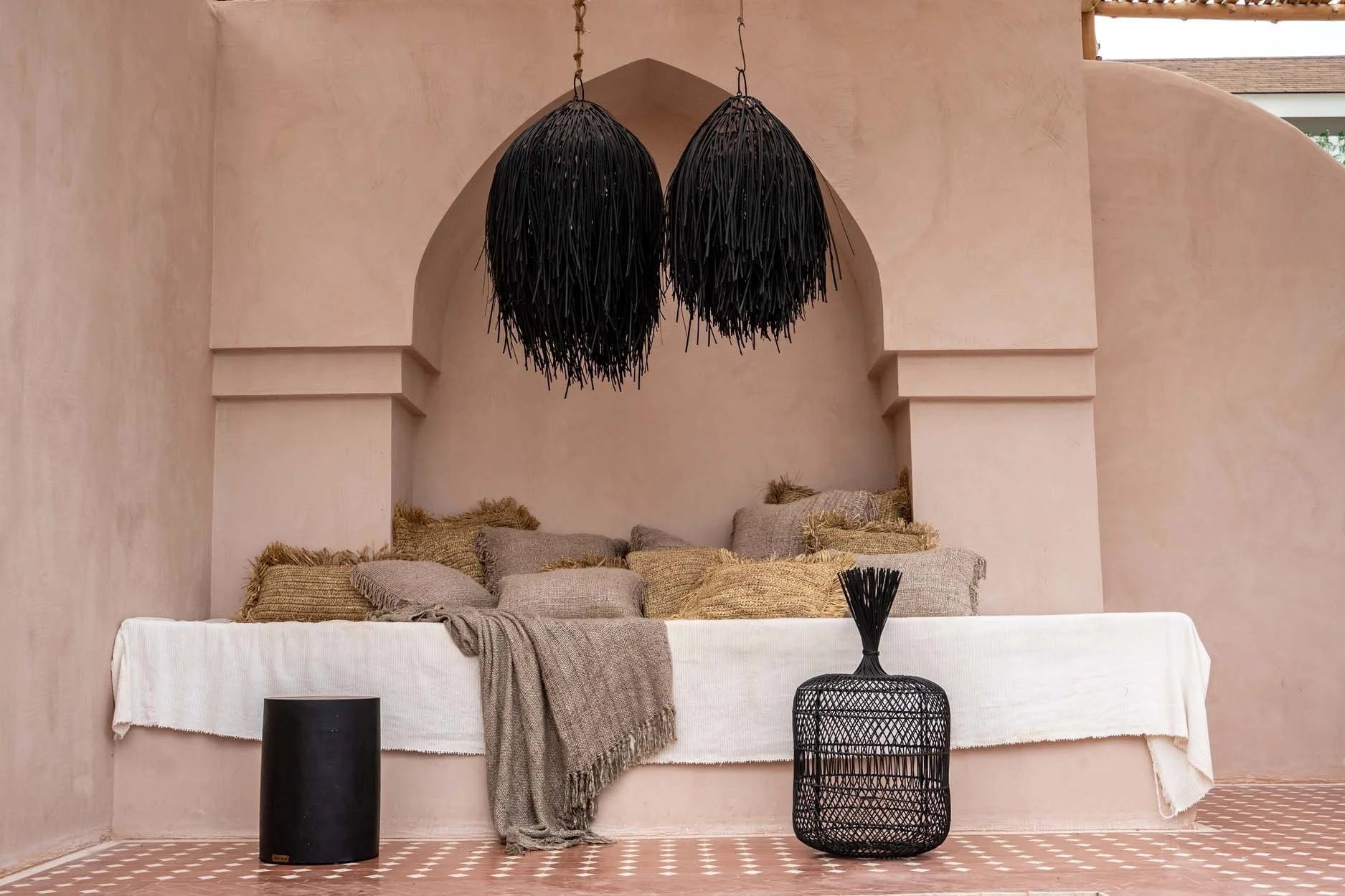 Lustra en rotin tressé noir avec franges pour la décoration intérieure