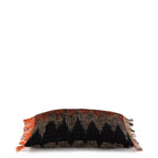Coussin rectangulaire en coton noir orange à motif chevron et franges 30x50 cm