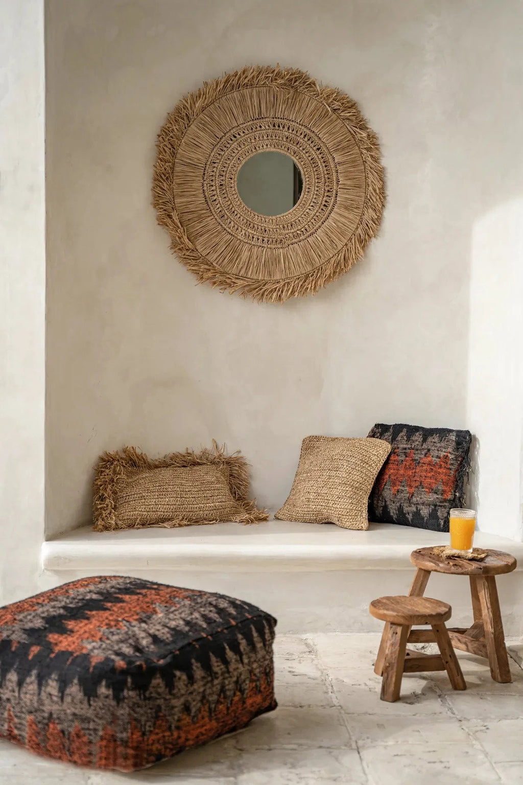 Miroir rond en raphia naturel avec franges, parfait pour la décoration intérieure