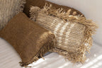 Coussins rectangulaires en raphia naturel avec franges tissés et texturés