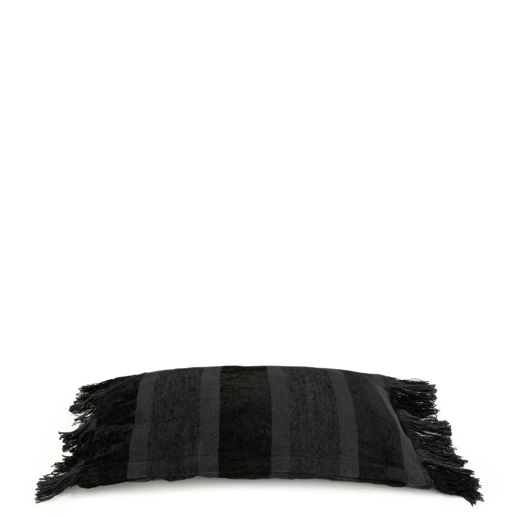 Housse de coussin rectangulaire rayé en velours noir à franges – 30x50 cm