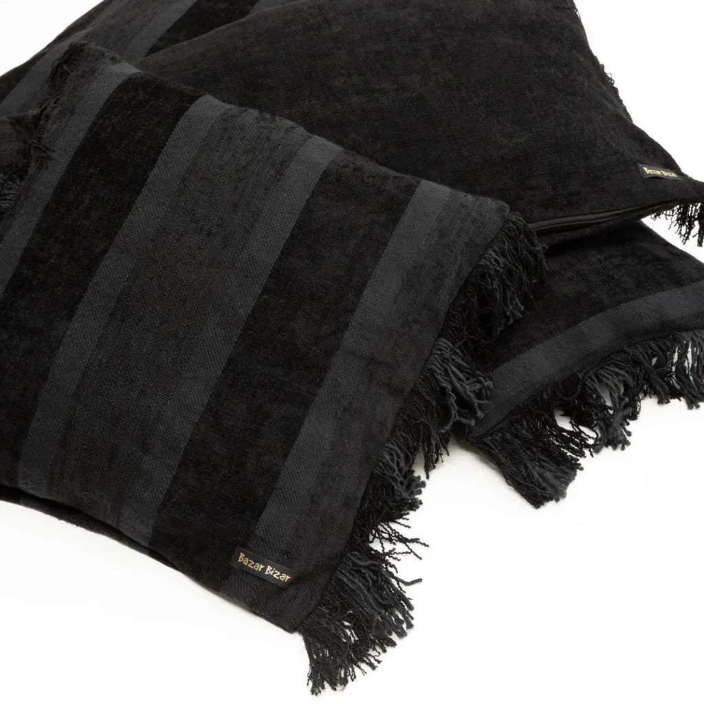 Housse de coussin rectangulaire rayé en velours noir à franges – 30x50 cm