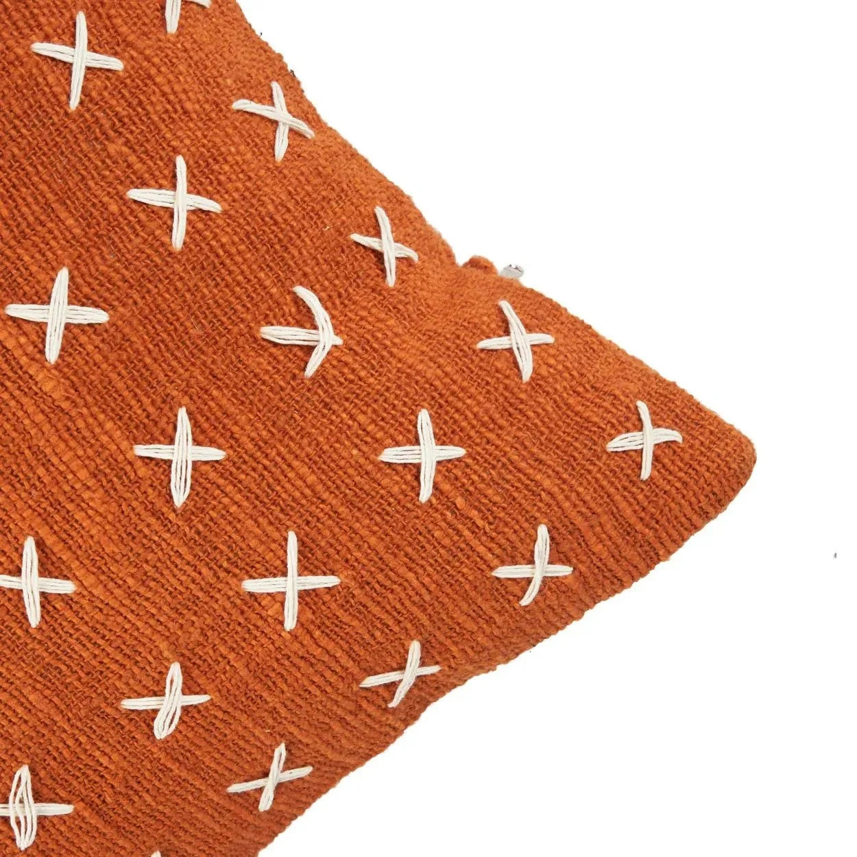 Coussin terracotta brodé en coton avec motif croix blanches 50x50 cm