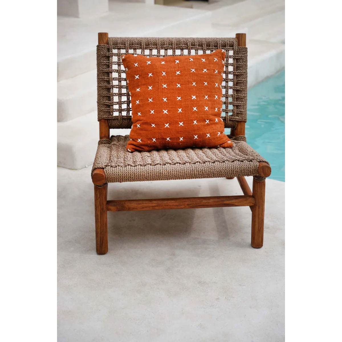 Housse de coussin terracotta brodée en coton motif croix blanches 50x50 cm
