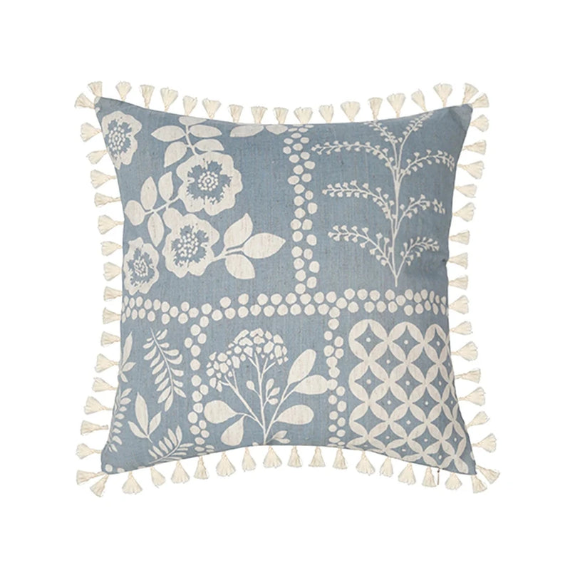 Variante 2 de la housse de coussin bleu géométrique avec imprimés géométriques et franges
