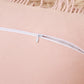 Gros plan de la housse de coussin macramé
